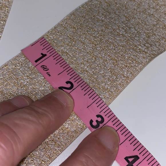 Chanel Gift Box Holiday 2023 see all photos - Picture 8 of 15